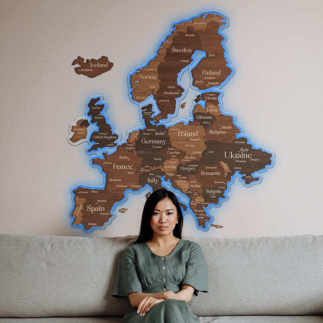 3D LED Europe Wooden Map - Cypress