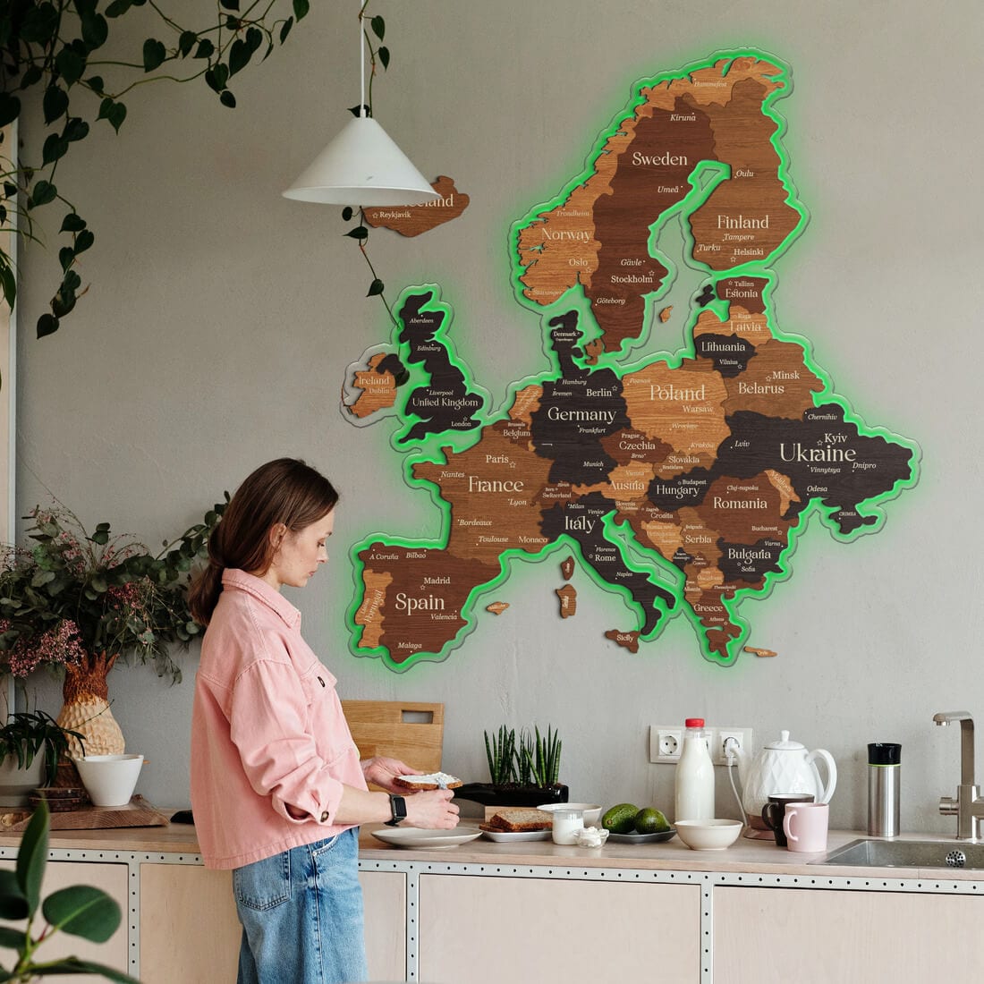 3D LED Europe Wooden Map - Walnut & Wenge