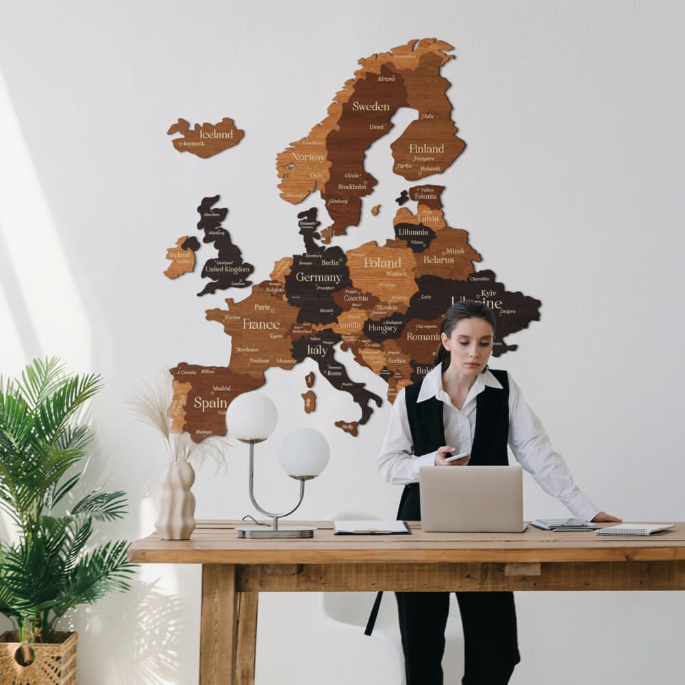 3D Europe Wooden Map - Walnut & Wenge